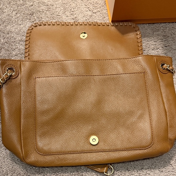 Tory Burch Brown Leather Shoulder Bag with Gold Chain - Picture 4 of 4
